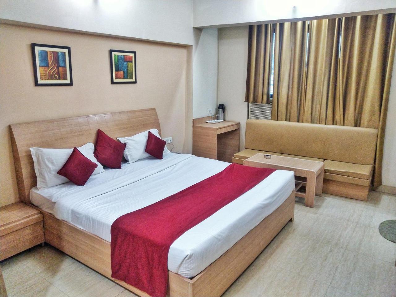 Hotel Kaveri Prayagraj Esterno foto